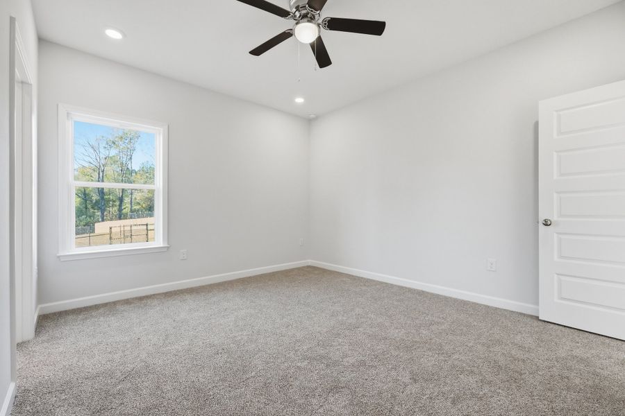 Spacious, unfurnished interior of a new home in McCarthy Estates, Defuniak Springs (Image 26).