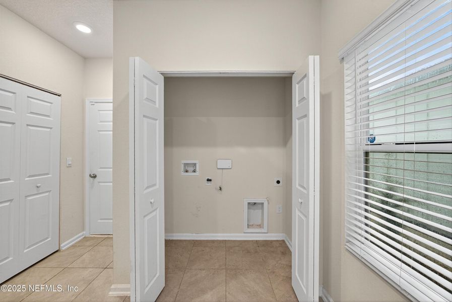 Spacious, unfurnished interior of a new home in , St. Augustine (Image 19).