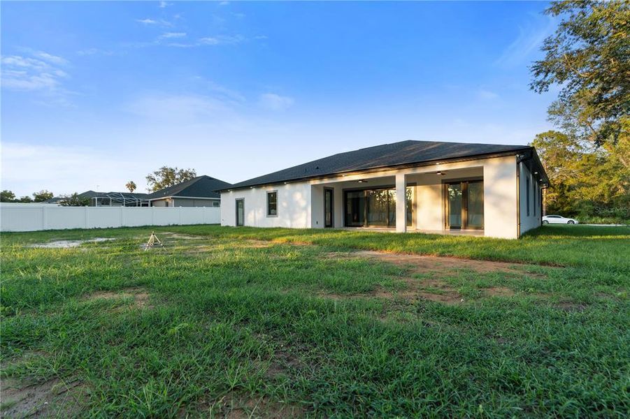 Exterior details and patio area of a home in , Weeki Wachee (Image 42).