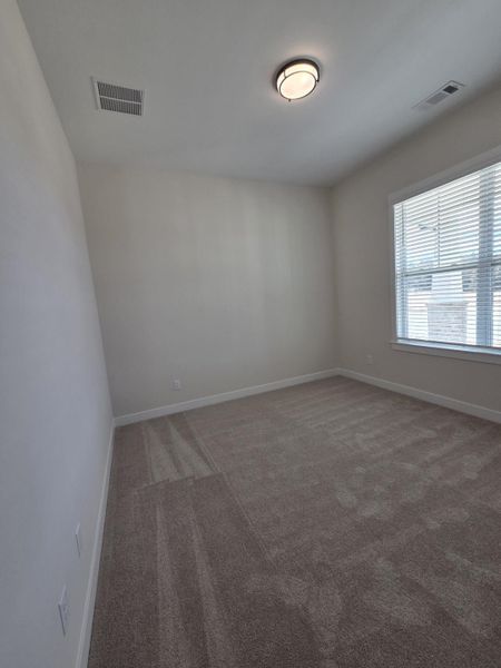 Spacious, unfurnished interior of a new home in Twin Oaks, Oakland (Image 18).