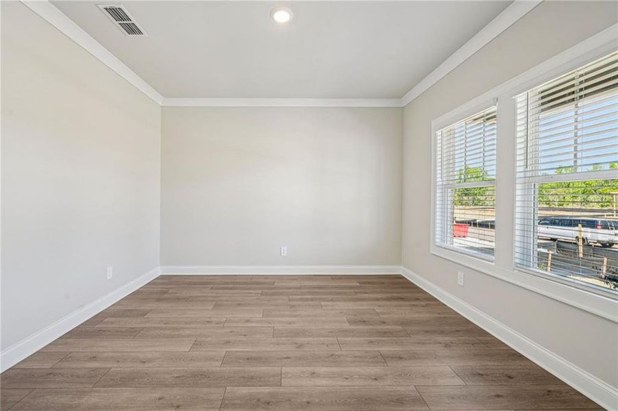 Spacious, unfurnished interior of a new home in River Pointe, Monroe (Image 31).