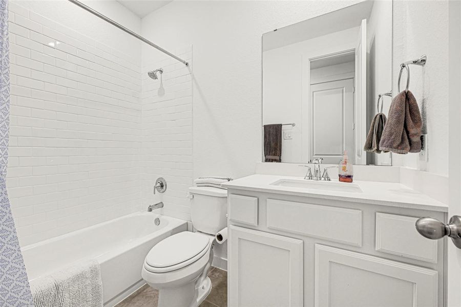 Furnished interior view inside a new home in Riceland, Mont Belvieu (Image 9).