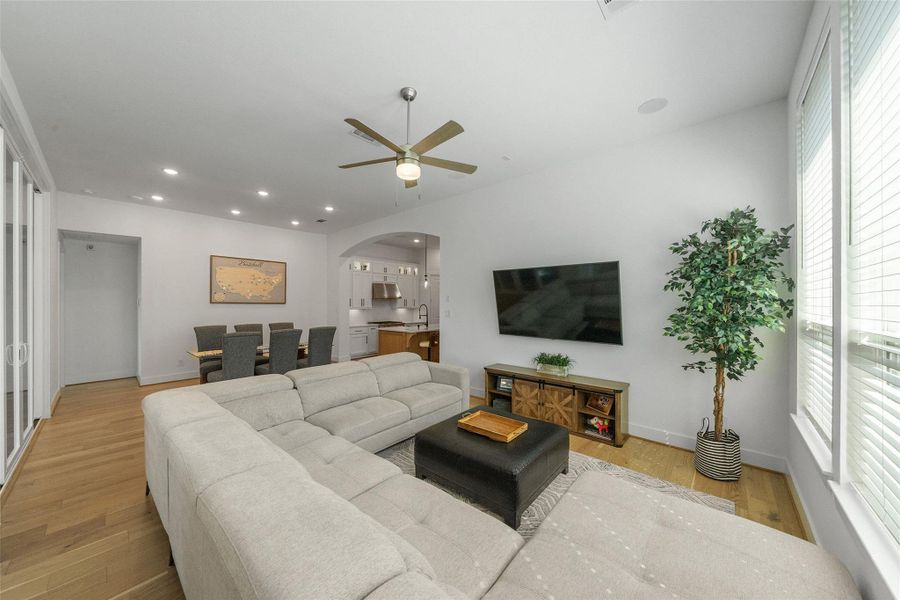 Furnished interior view inside a new home in Woodforest, Montgomery (Image 30). Furnished interior view inside a new home in Woodforest, Montgomery (Image 30).