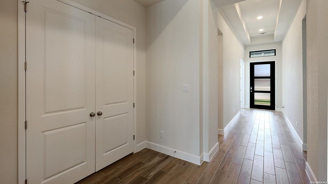 Spacious, unfurnished interior of a new home in Alsatian Oaks, Castroville (Image 17).