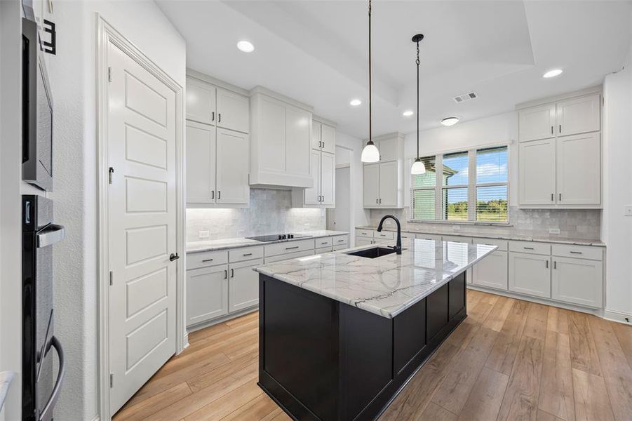 Furnished interior view inside a new home in Tuscan Estates (1 Acre Lots), Waxahachie (Image 10). Furnished interior view inside a new home in Tuscan Estates (1 Acre Lots), Waxahachie (Image 10).