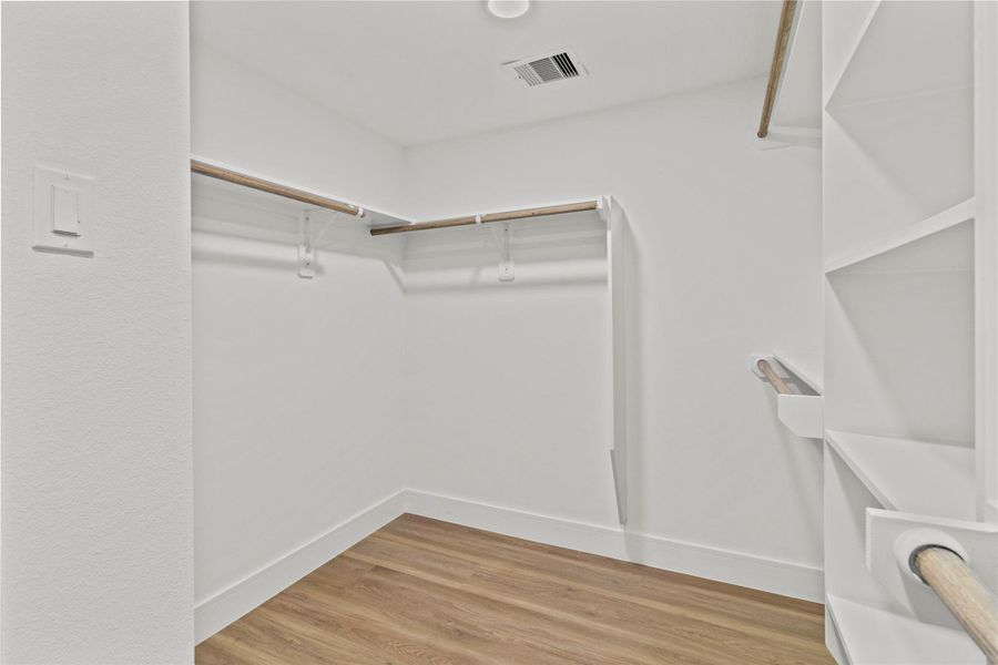 Spacious, unfurnished interior of a new home in , Houston (Image 21).
