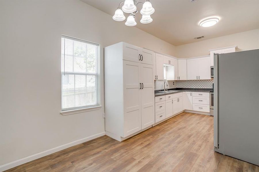 Furnished interior view inside a new home in , Mineral Wells (Image 14).