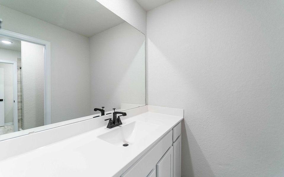 Close-up of interior finishes inside a home in Arcadia Ridge, San Antonio (Image 14).