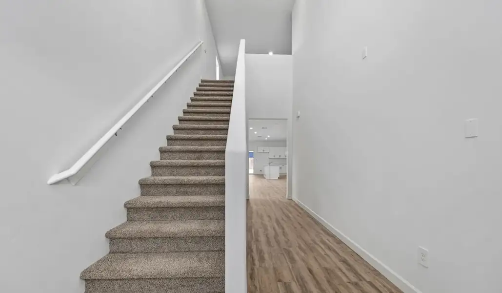 Spacious, unfurnished interior of a new home in Redford Estates, Tucson (Image 10).