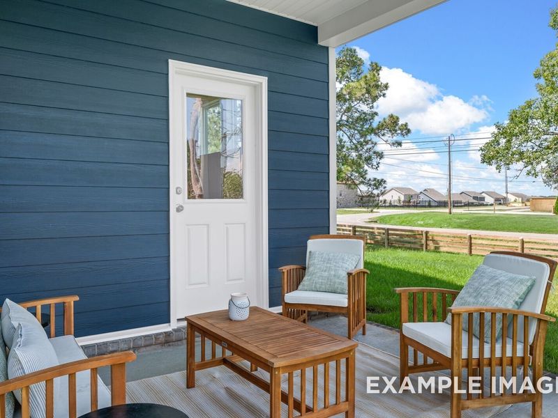 Exterior details and patio area of a home in Woods Crossing, Gallatin (Image 24).