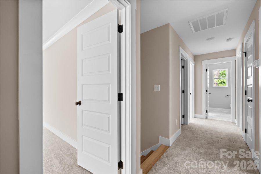 Spacious, unfurnished interior of a new home in , Stanfield (Image 14).