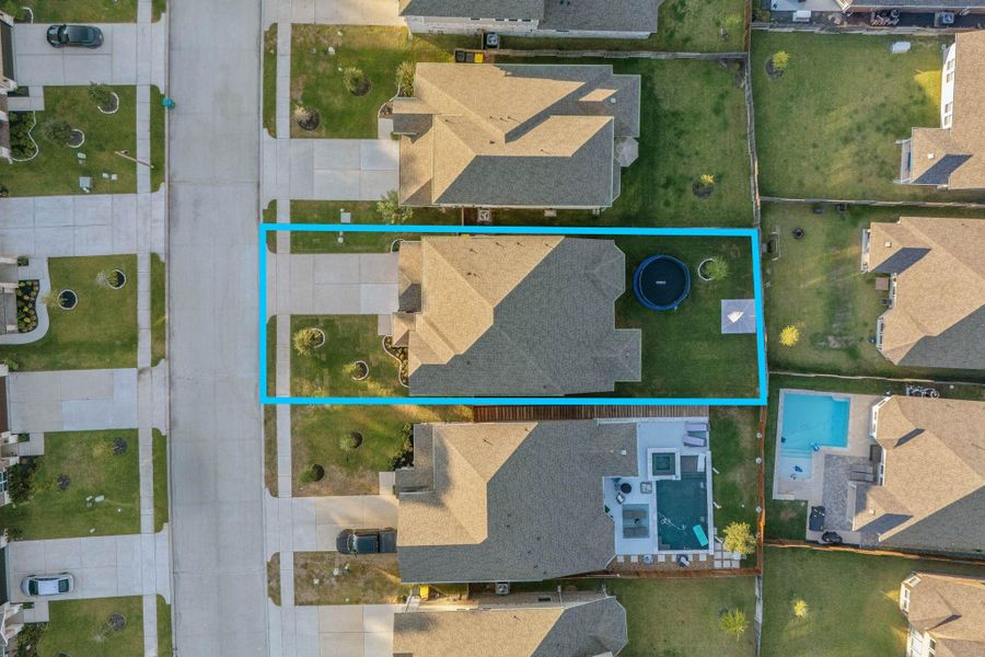 Enjoy amenities such as a splash pad, dog park, other parks and mature trees with walking and jogging sidewalks meandering throughout the neighborhood. Enjoy amenities such as a splash pad, dog park, other parks and mature trees with walking and jogging sidewalks meandering throughout the neighborhood.