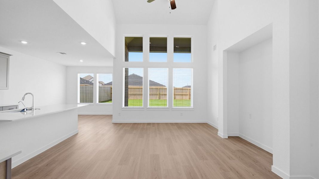 Spacious, unfurnished interior of a new home in Lago Mar 50' Homesites, Texas City (Image 21).