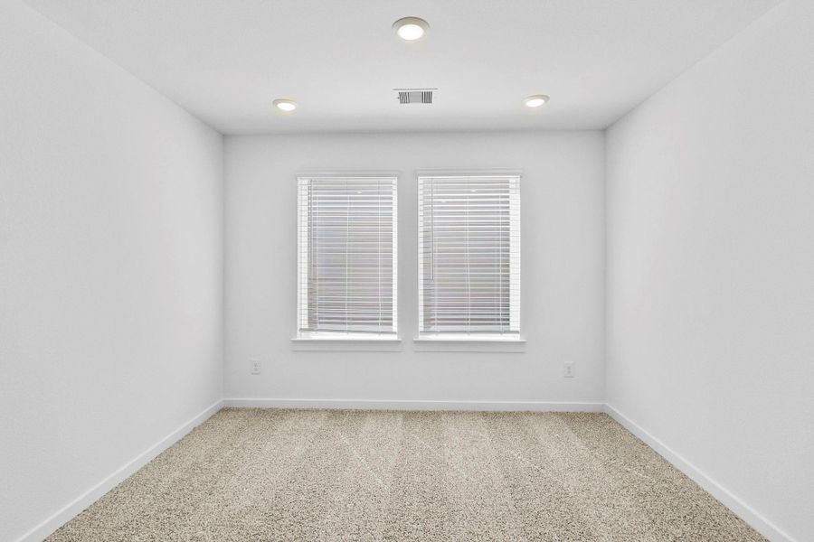 Spacious, unfurnished interior of a new home in Grand West, Houston (Image 13).