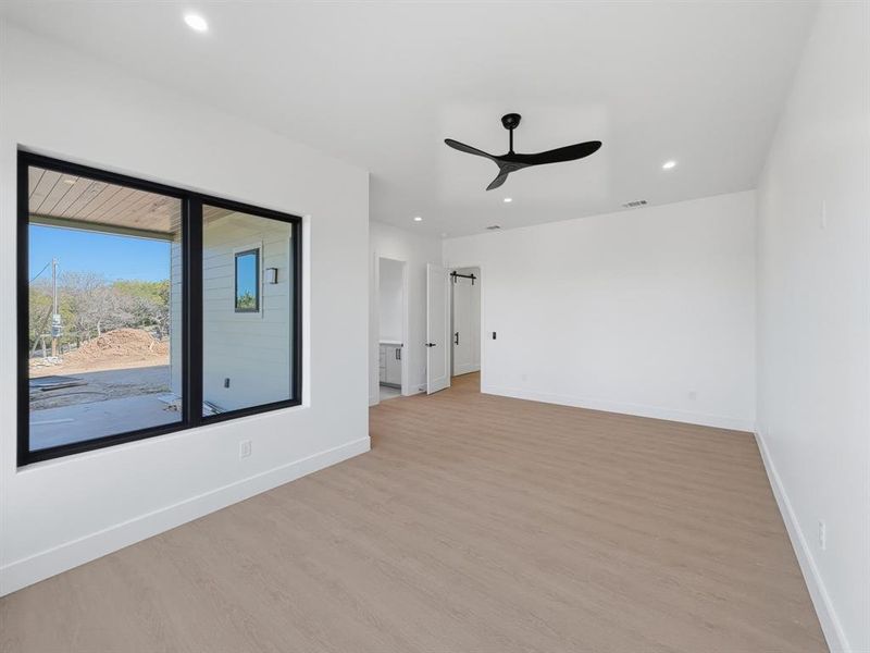Spacious, unfurnished interior of a new home in , Graford (Image 12).