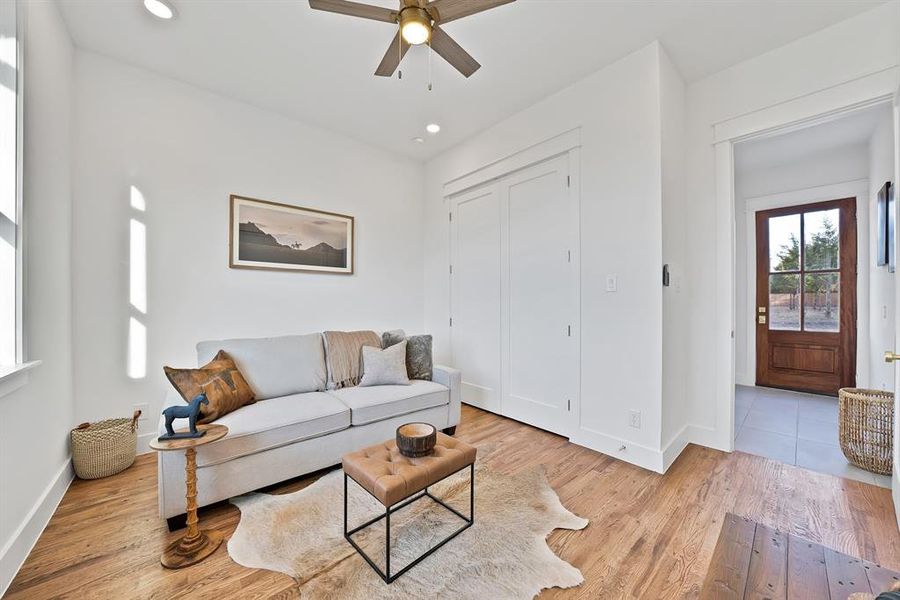 Furnished interior view inside a new home in , Waxahachie (Image 32). Furnished interior view inside a new home in , Waxahachie (Image 32).