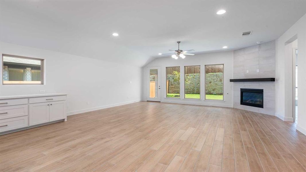 Image 22 of a home in The Heights At Uptown Celina 50'. Image 22 of a home in The Heights At Uptown Celina 50'.