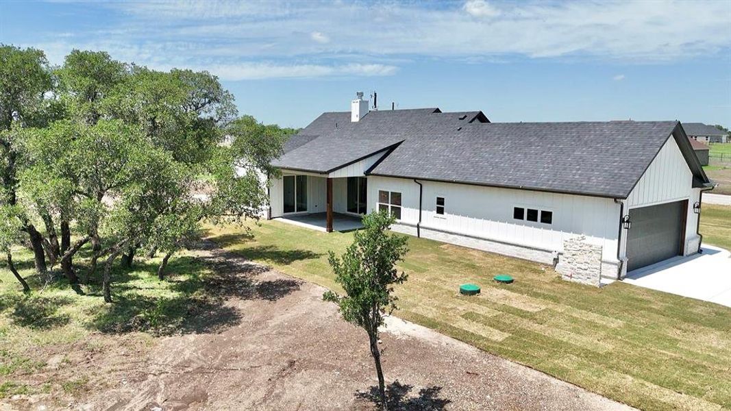 Exterior details and patio area of a home in , Weatherford (Image 3).