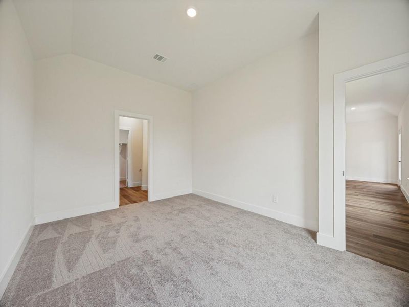 Spacious, unfurnished interior of a new home in Pebblebrook, Sherman (Image 16).