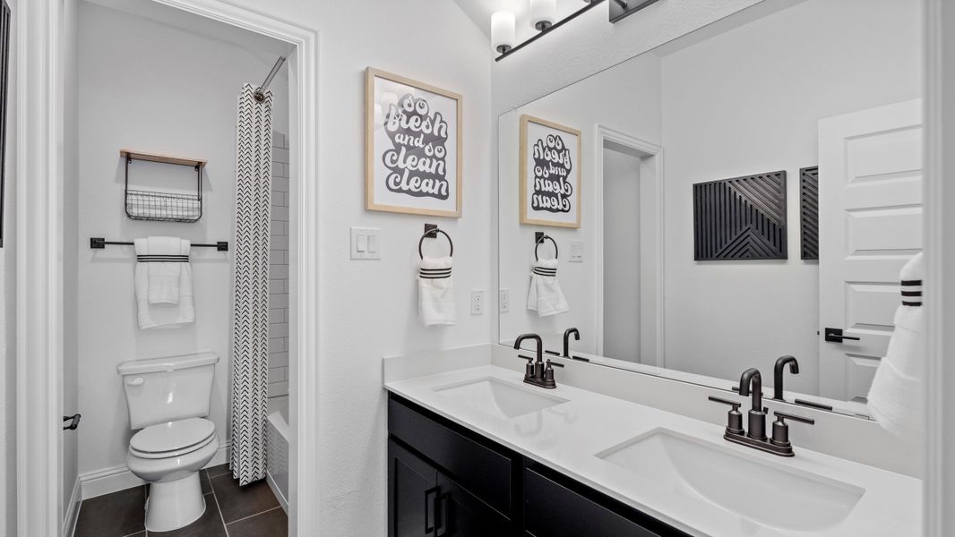 Representative furnished interior of a home built from the Cascade by Beazer Homes in Stark Farms, Denton (Image 14).