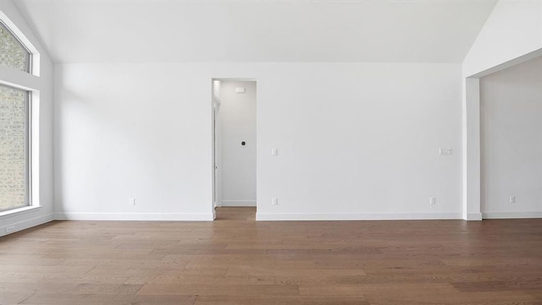 Spacious, unfurnished interior of a new home in Talon Hills, Fort Worth (Image 16).