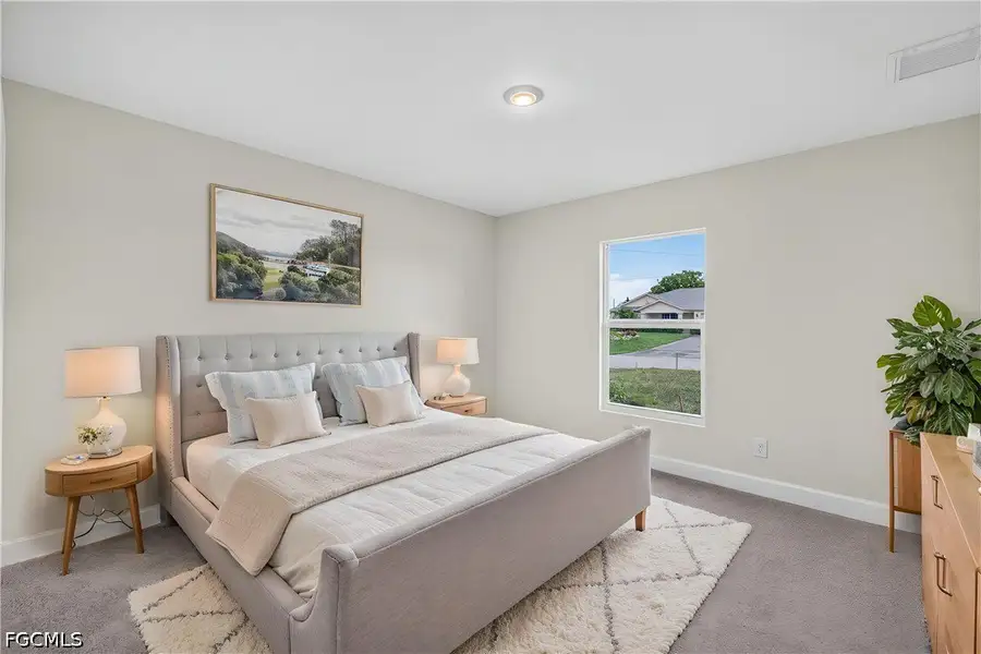Furnished interior view inside a new home in Cape Coral, Cape Coral (Image 15).