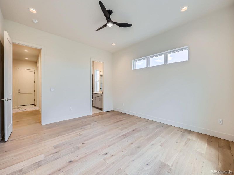 29 Primary Bathroom.jpg