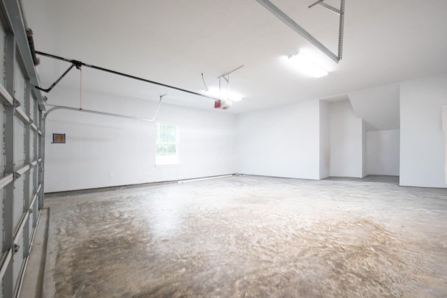 Spacious, unfurnished interior of a new home in , Dayton (Image 22).