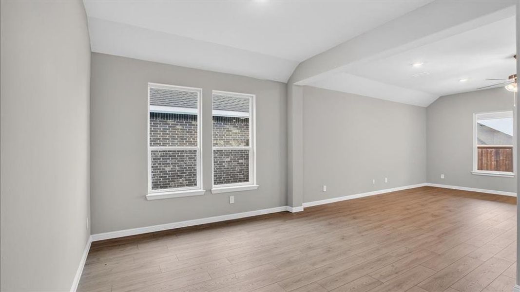 Spacious, unfurnished interior of a new home in , Grand Prairie (Image 15).