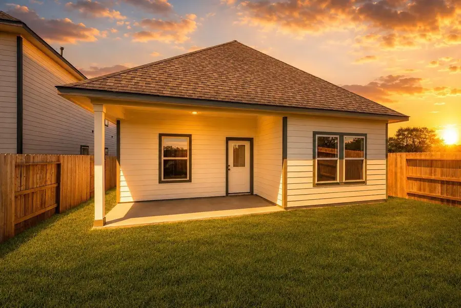 Exterior details and patio area of a home in , Waller (Image 3).