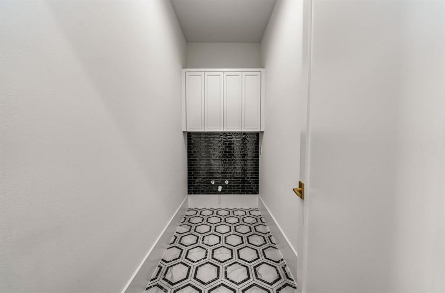 Barbershop / Dog Wash Station Barbershop / Dog Wash Station