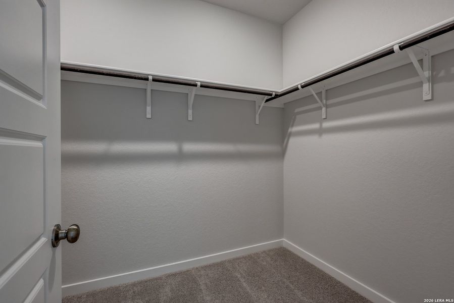 Spacious, unfurnished interior of a new home in Hiddenbrooke, Seguin (Image 19).