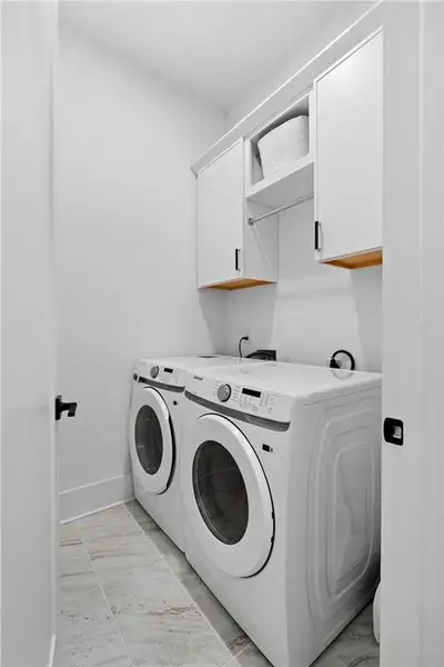 Furnished interior view inside a new home in , Waleska (Image 15).