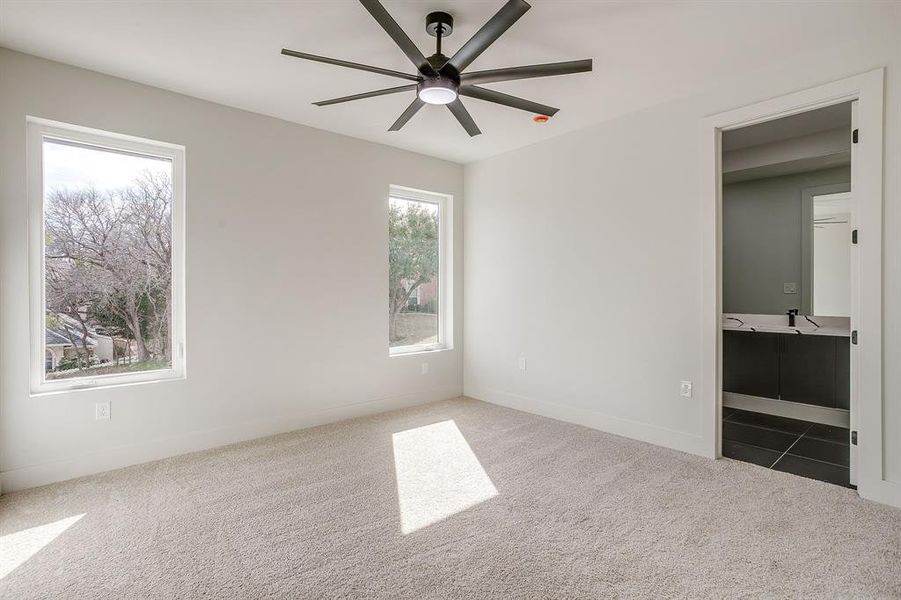 Spacious, unfurnished interior of a new home in , Arlington (Image 31).