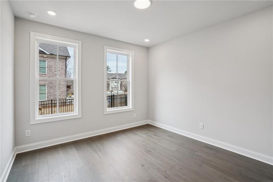 Spacious, unfurnished interior of a new home in Ward's Crossing Townhomes, Johns Creek (Image 17).