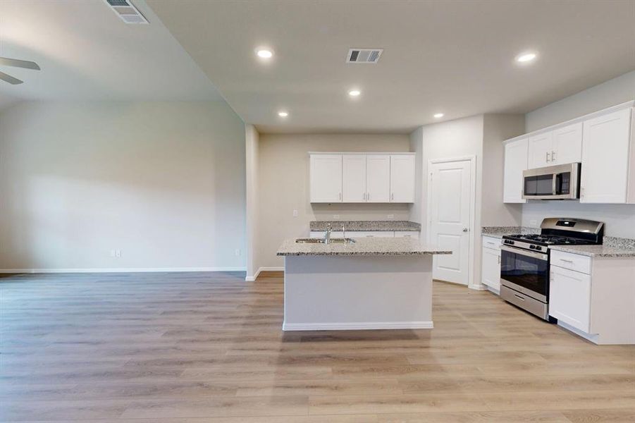 Image 36 of a home in Forest Park. Image 36 of a home in Forest Park.