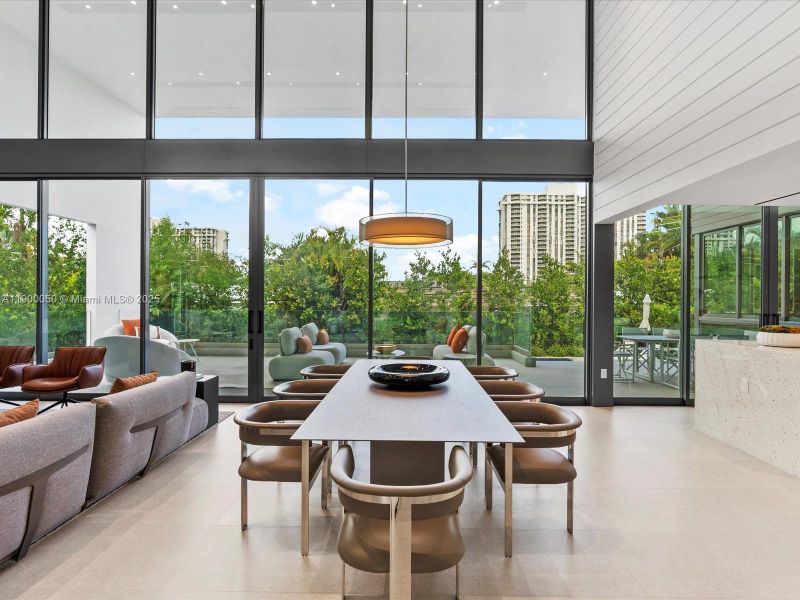 Community amenities in , Miami Shores (Image 62).