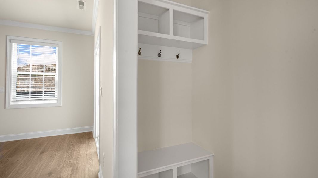 Spacious, unfurnished interior of a new home in Collins Ridge, Hillsborough (Image 22).