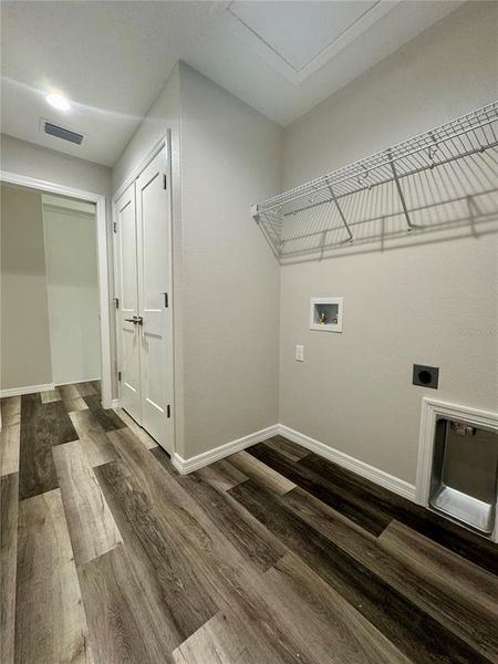 Spacious, unfurnished interior of a new home in , Dunnellon (Image 13).