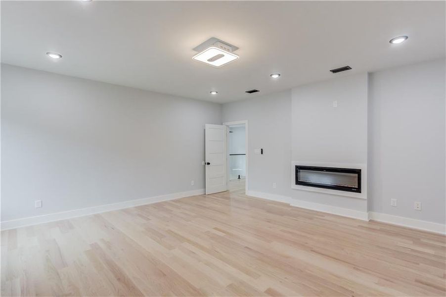 Spacious, unfurnished interior of a new home in , Atlanta (Image 83). Spacious, unfurnished interior of a new home in , Atlanta (Image 83).