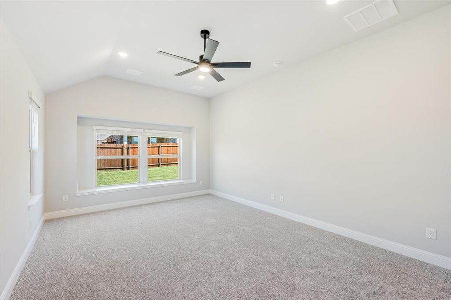 Spacious, unfurnished interior of a new home in Eagle Glen 60, Alvarado (Image 35).