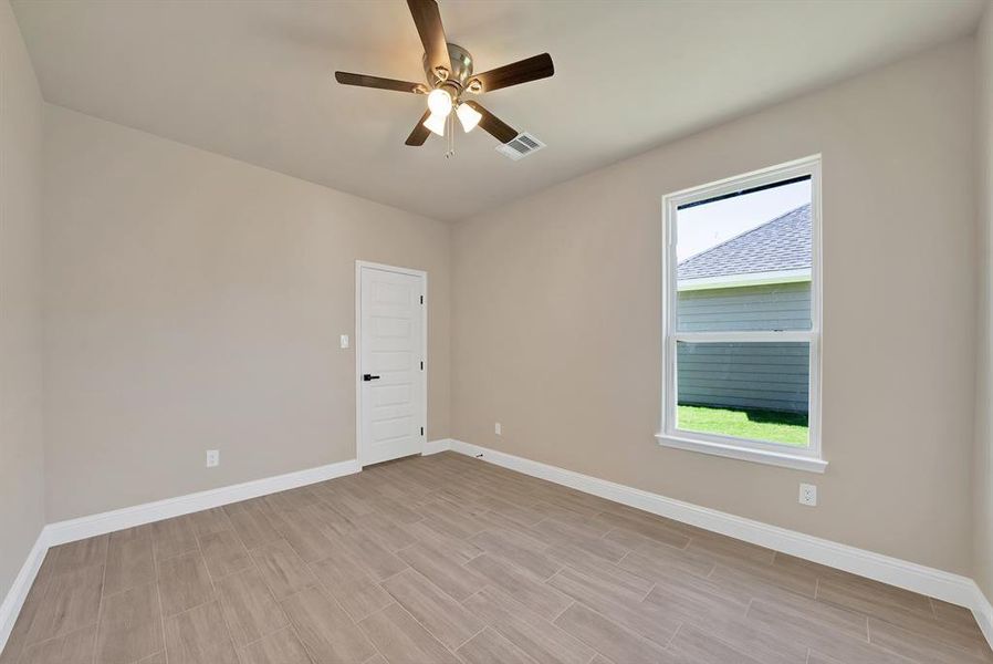Spacious, unfurnished interior of a new home in , Runaway Bay (Image 25).