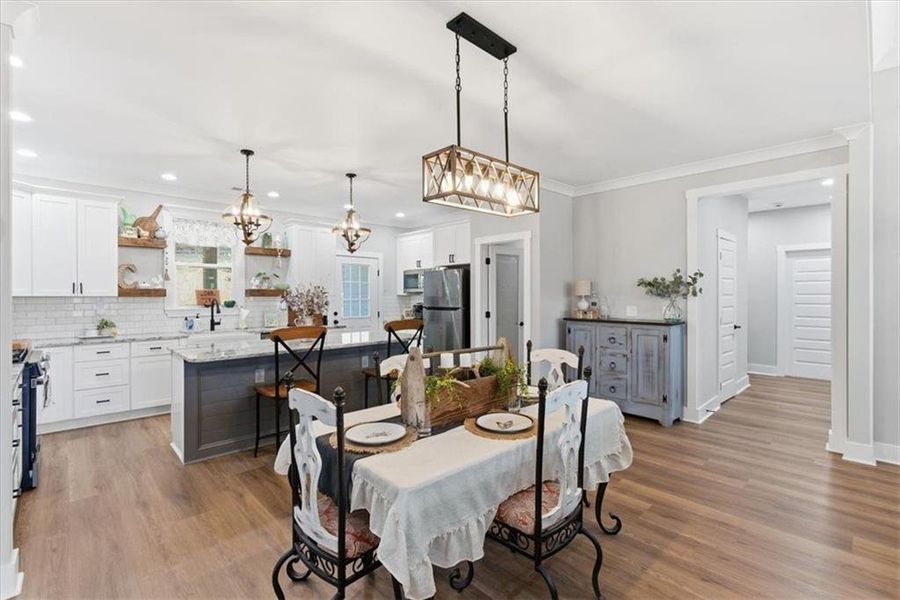 Furnished interior view inside a new home in , Calhoun (Image 35).