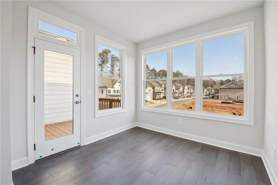 Spacious, unfurnished interior of a new home in Ward's Crossing Townhomes, Johns Creek (Image 32).