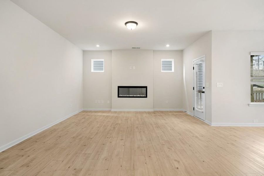 Spacious, unfurnished interior of a new home in Fair Oak, Calhoun (Image 34).