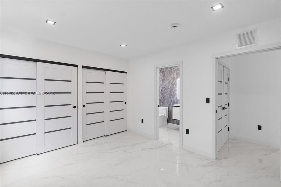 Spacious, unfurnished interior of a new home in , Miami (Image 39).