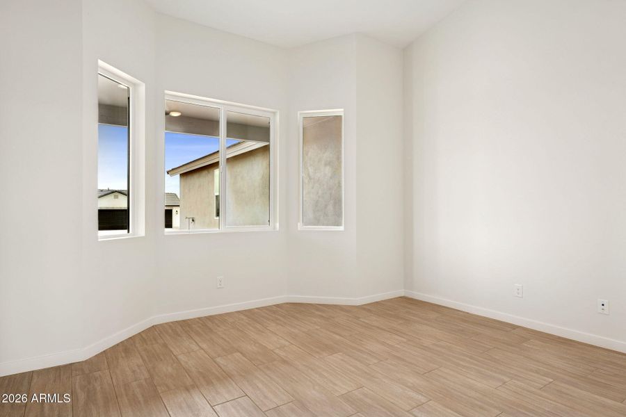 35-web-or-mls-20122-w-hazelwood-st