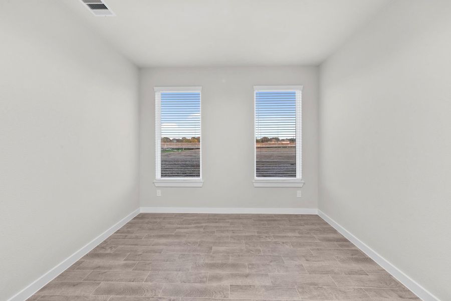 Spacious, unfurnished interior of a new home in Briarwood Crossing, Rosenberg (Image 17).