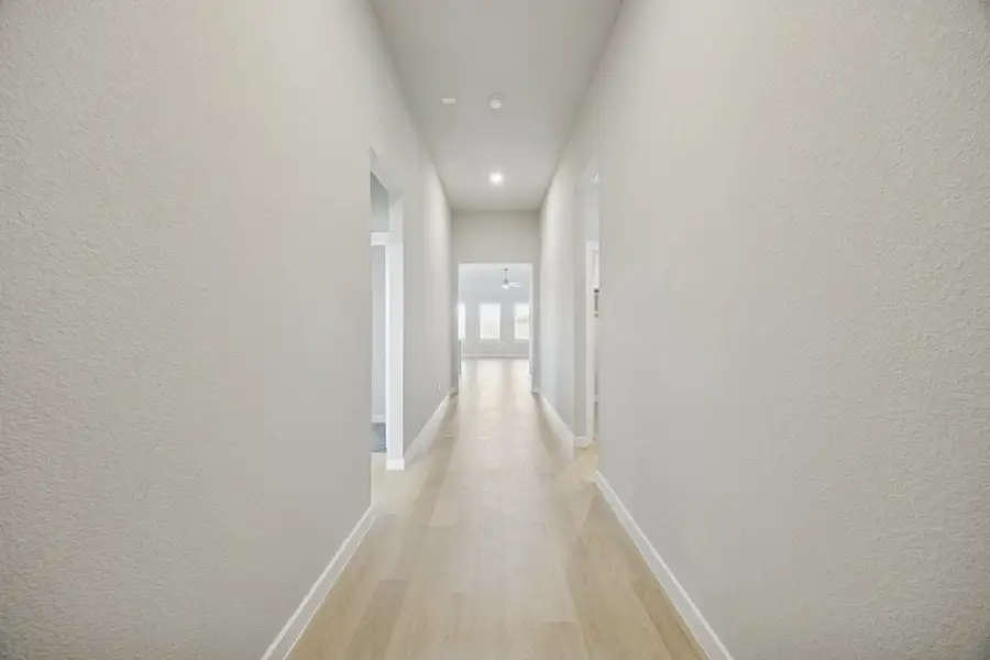 Representative unfurnished interior of a home built from the The Elm by Lillian Custom Homes in Hickory Hill, Sherman (Image 31).