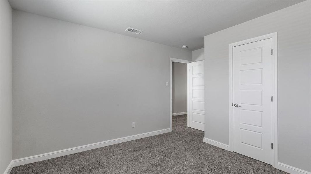 Spacious, unfurnished interior of a new home in Sandstone Estates, Granbury (Image 30).
